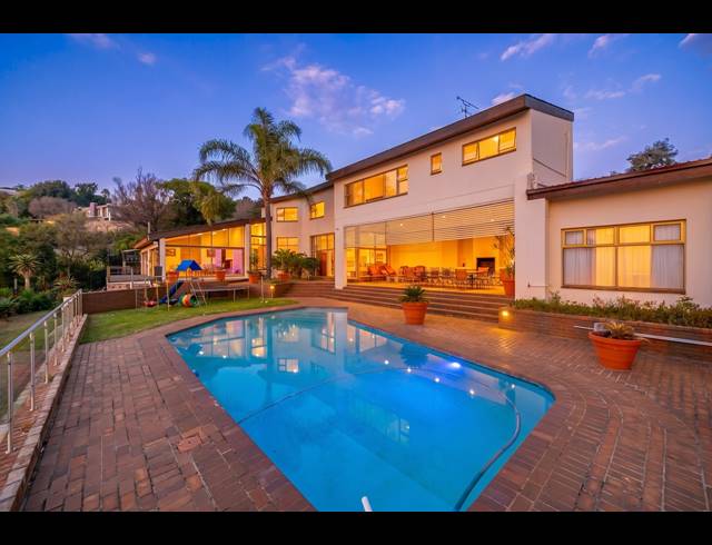 5 BEDROOM FREEHOLD FOR SALE IN NORTHCLIFF